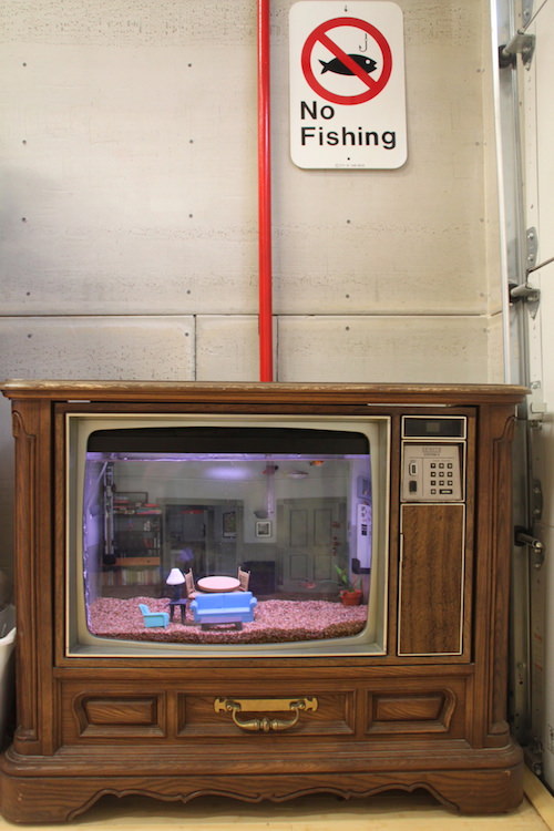 [裝置藝術]復古木櫃電視水族缸