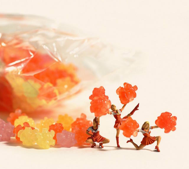 [創意攝影]日本出品「小人微型日曆藝術」