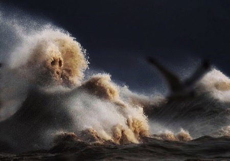 [視覺傳達]加拿大巨浪攝影集
